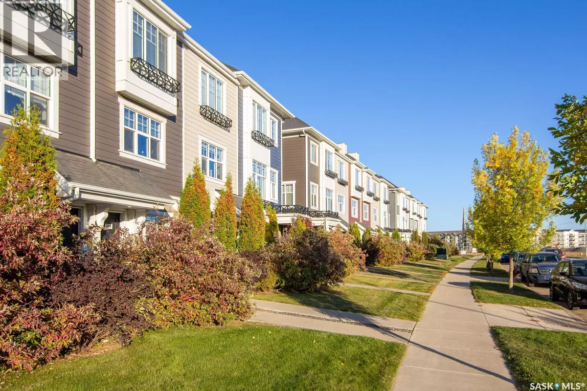 Saskatoon, SK S7V0H5,709 Meadows BOULEVARD