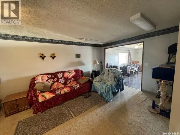 Moose Jaw, SK S6H6C7,1215 ATHABASCA STREET W