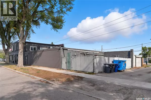 Saskatoon, SK S7M1Y2,839 20th STREET W