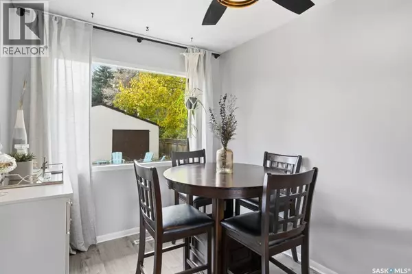 Saskatoon, SK S7J1L5,2104 Clarence AVENUE S