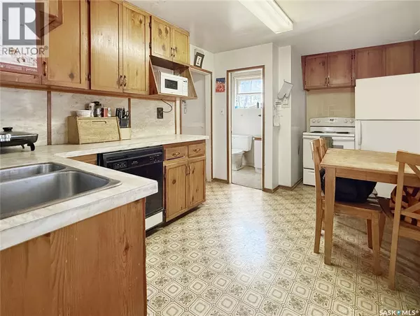 Swift Current, SK S9H0X8,206 6th AVENUE NW