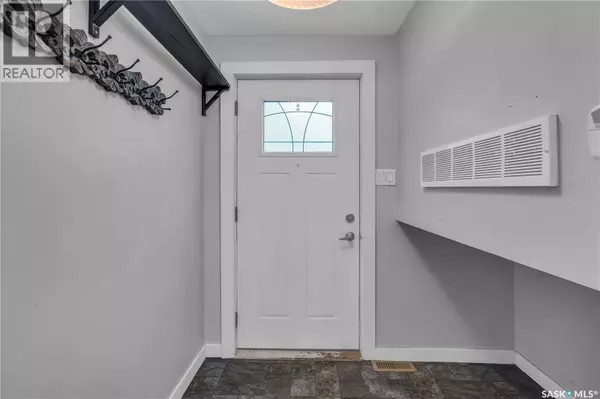 Saskatoon, SK S7H1J1,204 4th STREET E