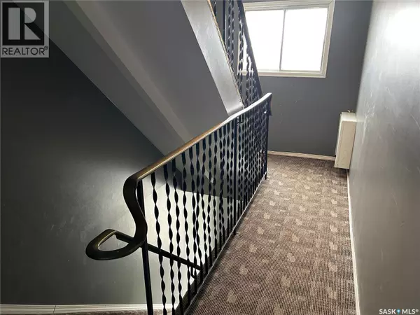 Moose Jaw, SK S6H6H5,1245 12TH AVENUE SW