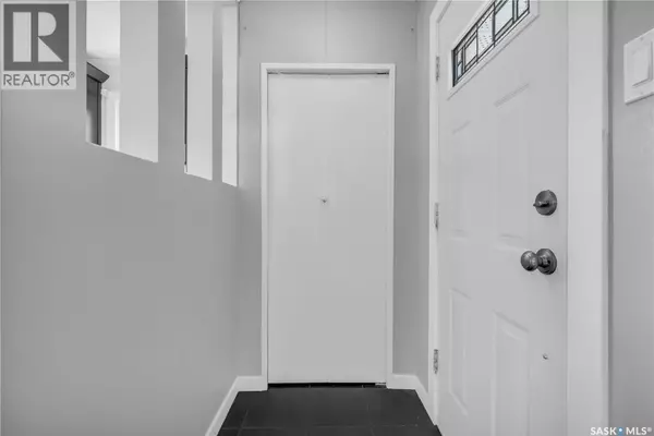 Regina, SK S4T6A3,7 Sussex CRESCENT