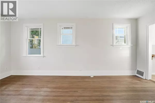 Saskatoon, SK S7H1E9,406 5th STREET E