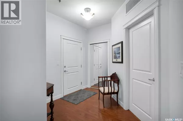 Saskatoon, SK S7T0B3,204 401 cartwright STREET