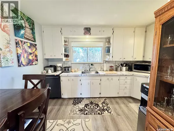 Prince Albert, SK S6V1M4,534 21st STREET E