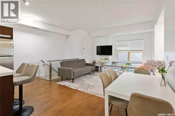 Saskatoon, SK S7W0M6,202 1015 Patrick CRESCENT