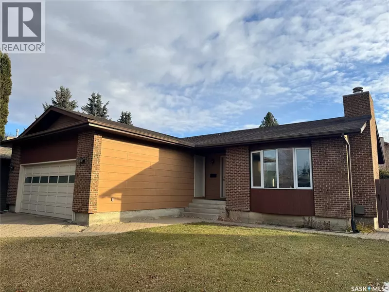 742 Wollaston COURT, Saskatoon, SK S7J4E5