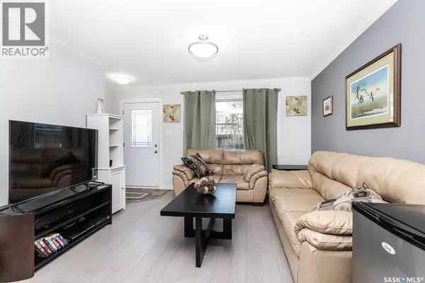 Saskatoon, SK S7W0V2,309 102 Manek ROAD