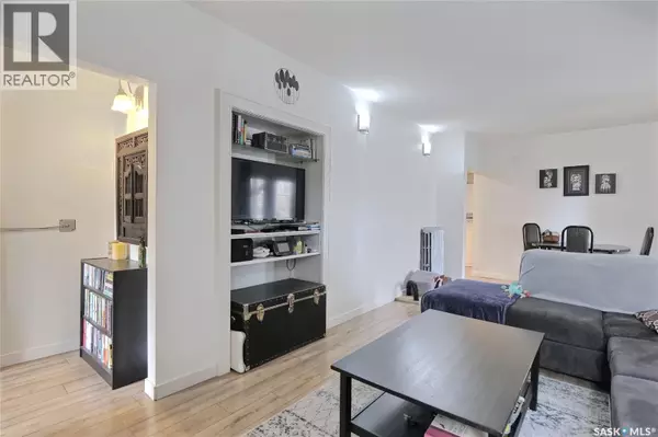 Moose Jaw, SK S6H2G3,142 Hochelaga STREET W