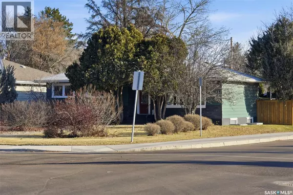 Saskatoon, SK S7J1N7,2337 McKinnon AVENUE S