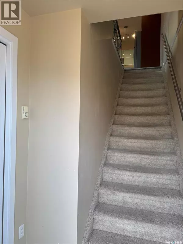 Saskatoon, SK S7W0M5,1206 1015 Patrick CRESCENT