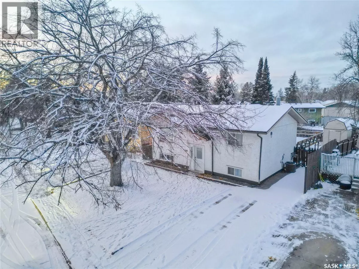 Prince Albert, SK S6V6N4,199 MacDowall CRESCENT
