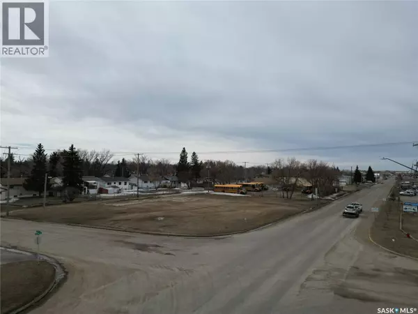 Assiniboia, SK S0H0B0,512 1ST AVENUE E