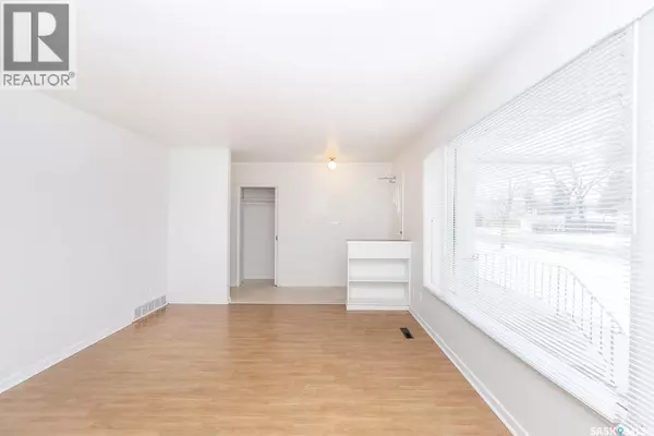 Saskatoon, SK S7H0C7,1312 13th STREET E