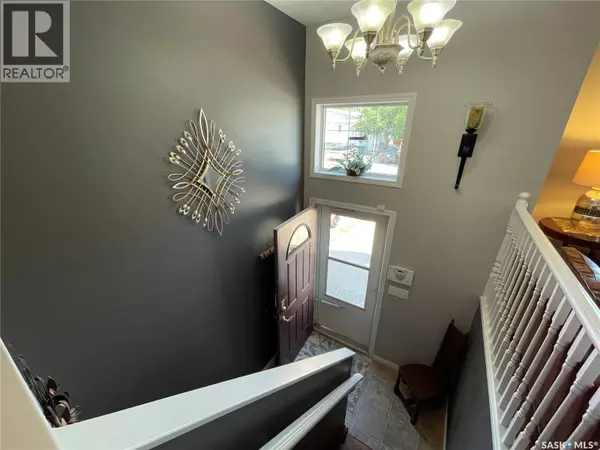 Saskatoon, SK S7M5E4,228 Lochrie CRESCENT