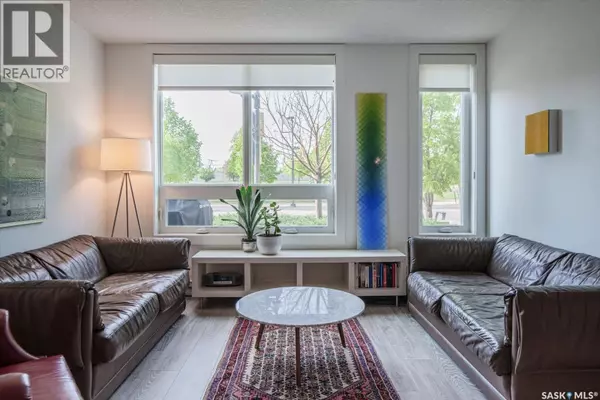 232 Sonnenschein WAY, Saskatoon, SK S7M5N7