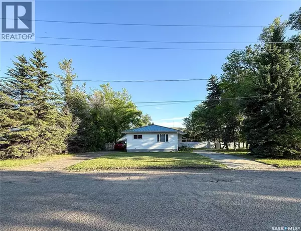 610 Railway STREET, Eastend, SK S0N0T0