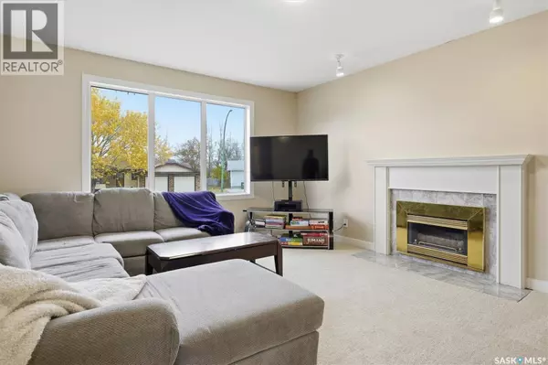 Saskatoon, SK S7N3J5,614 Reid ROAD