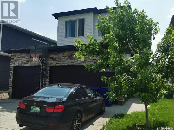 686 Fast CRESCENT, Saskatoon, SK S7W0X1