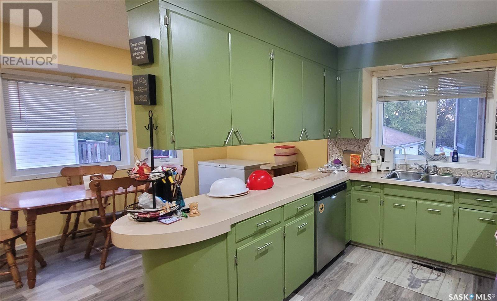Meadow Lake, SK S9X1H2,214 Centre AVENUE