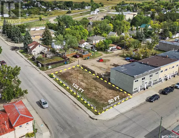 402 ATHABASCA STREET E, Moose Jaw, SK S6H0L8