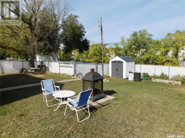 Moose Jaw, SK S6H5E8,820 COTEAU STREET W