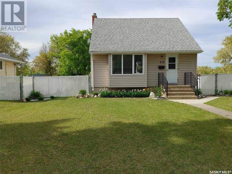 820 COTEAU STREET W, Moose Jaw, SK S6H5E8