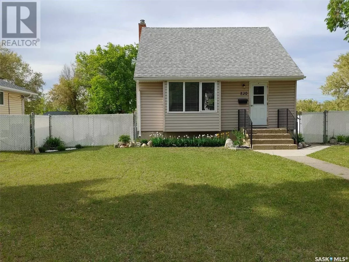 Moose Jaw, SK S6H5E8,820 COTEAU STREET W