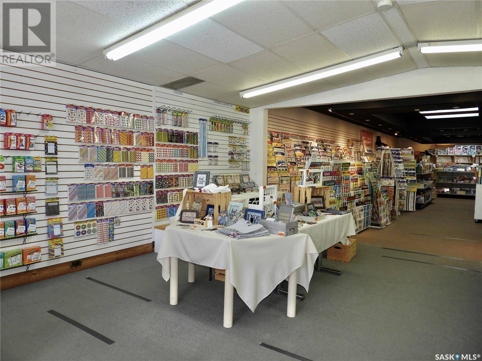 Saskatoon, SK S7H2P6,1028 Louise AVENUE