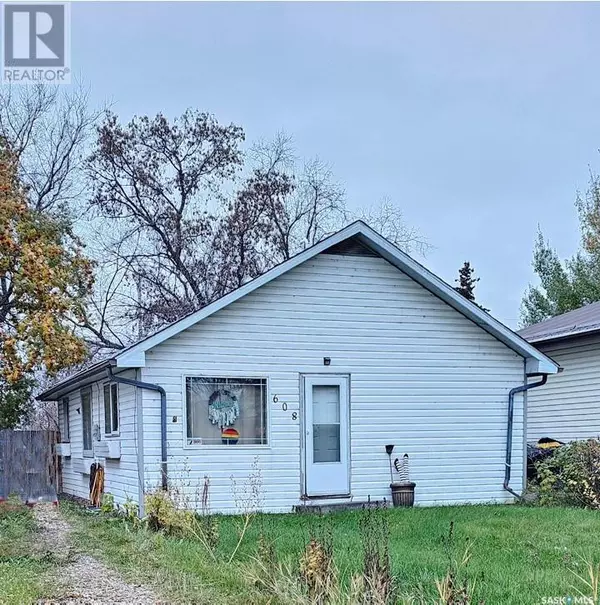 608 3rd AVENUE W, Meadow Lake, SK S9X1A8