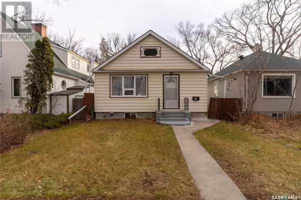 2215 Athol STREET, Regina, SK S4T3G2