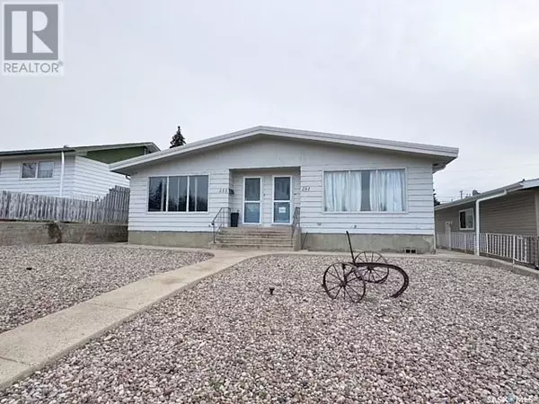 251&255 17th AVENUE NE, Swift Current, SK S9H2X9