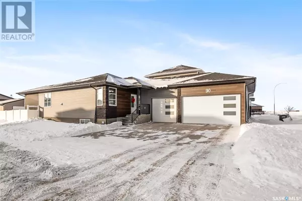 90 Clunie COURT, Moose Jaw, SK S6J0E3