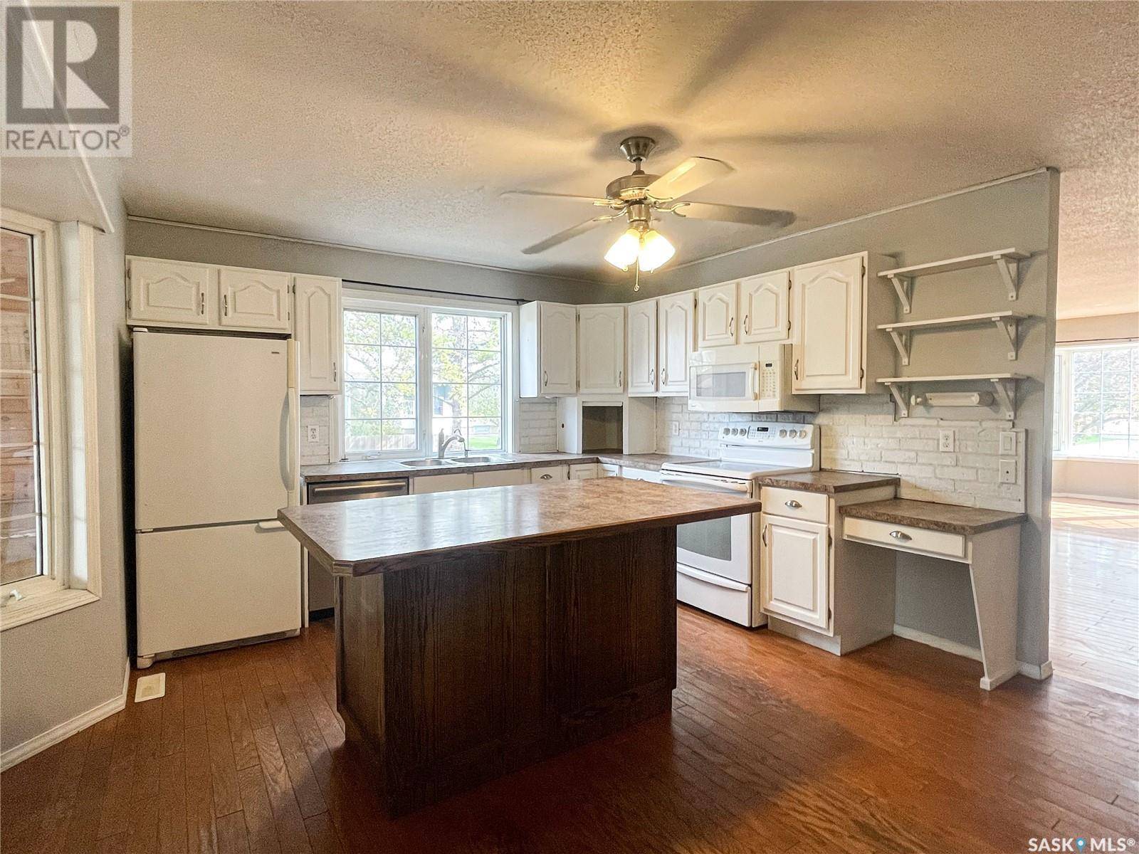 Meadow Lake, SK S9X1B1,11 Coupland CRESCENT