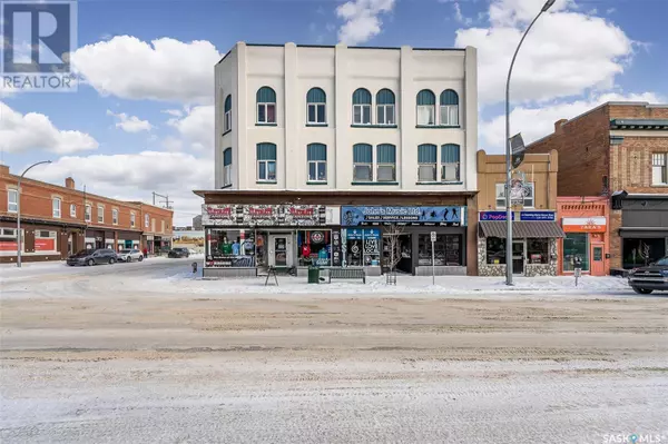 37 Main STREET N, Moose Jaw, SK S6H0V8