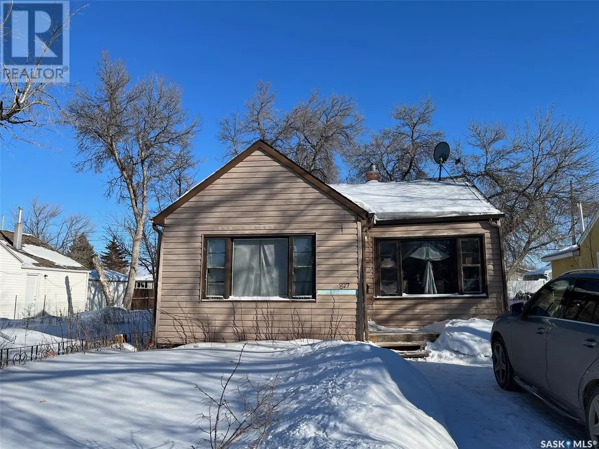 Regina, SK S4T2S4,827 Cameron STREET