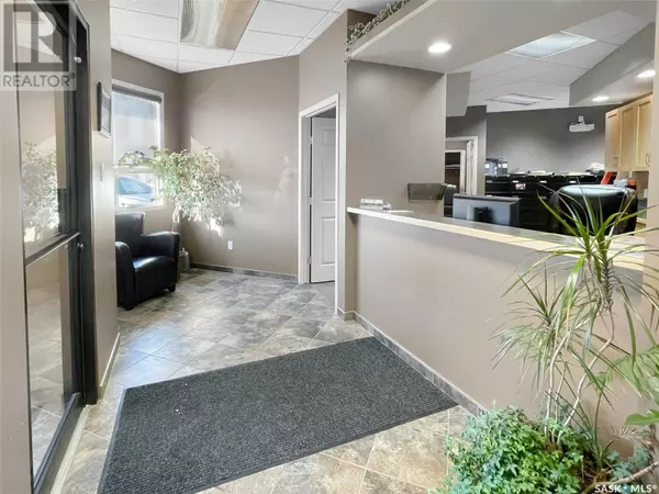 Swift Current, SK S9H4T4,37 5th AVENUE NW