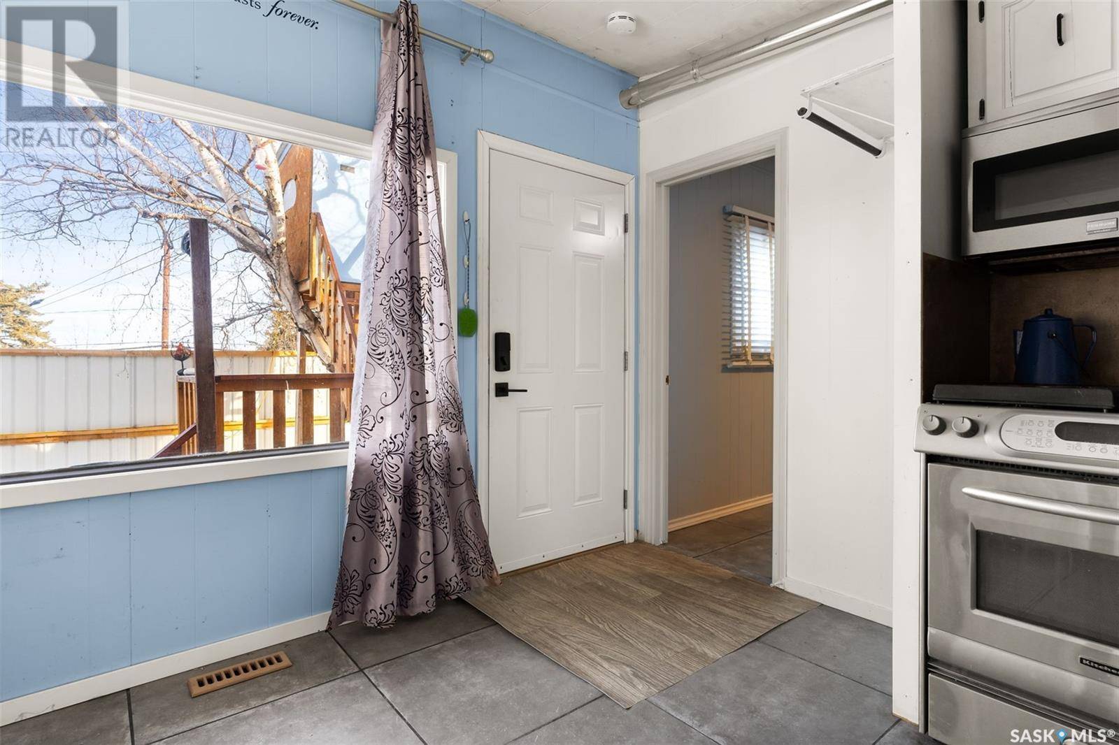 Regina Beach, SK S0G4C0,1105 5th AVENUE