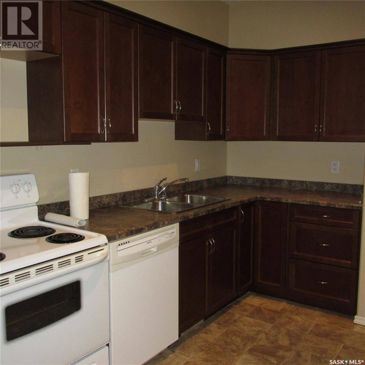 Regina, SK S4R4W8,402 York STREET