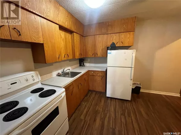 Regina, SK S4R5E5,4 2620 5th AVENUE N