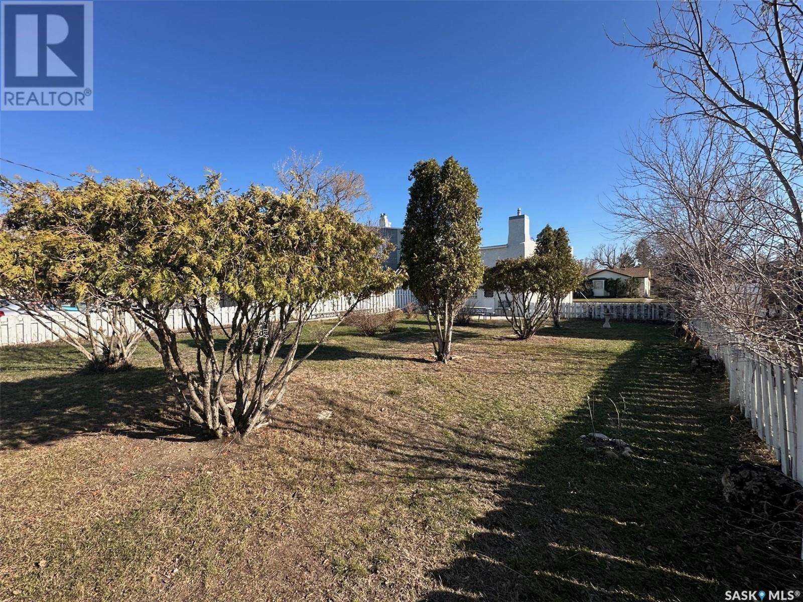 Moose Jaw, SK S6H4Z2,338 Lillooet STREET W