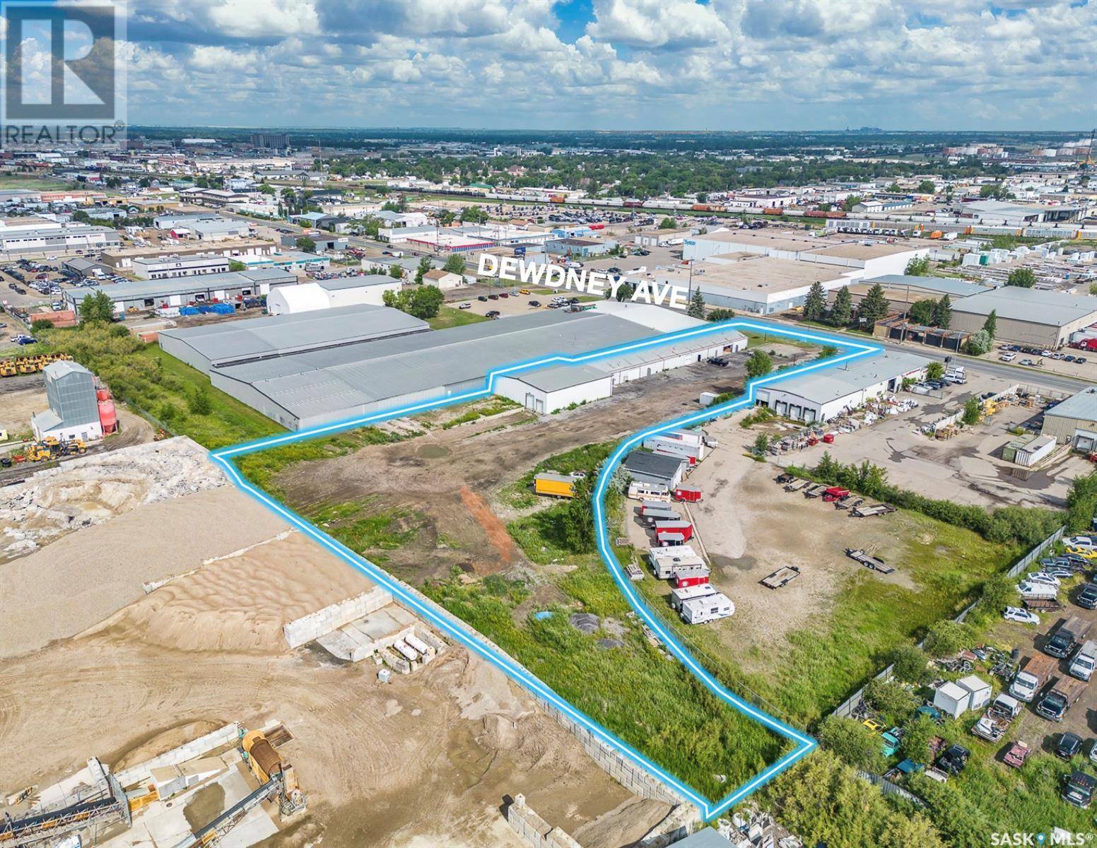 Regina, SK S4N0E7,3 305 DEWDNEY AVENUE