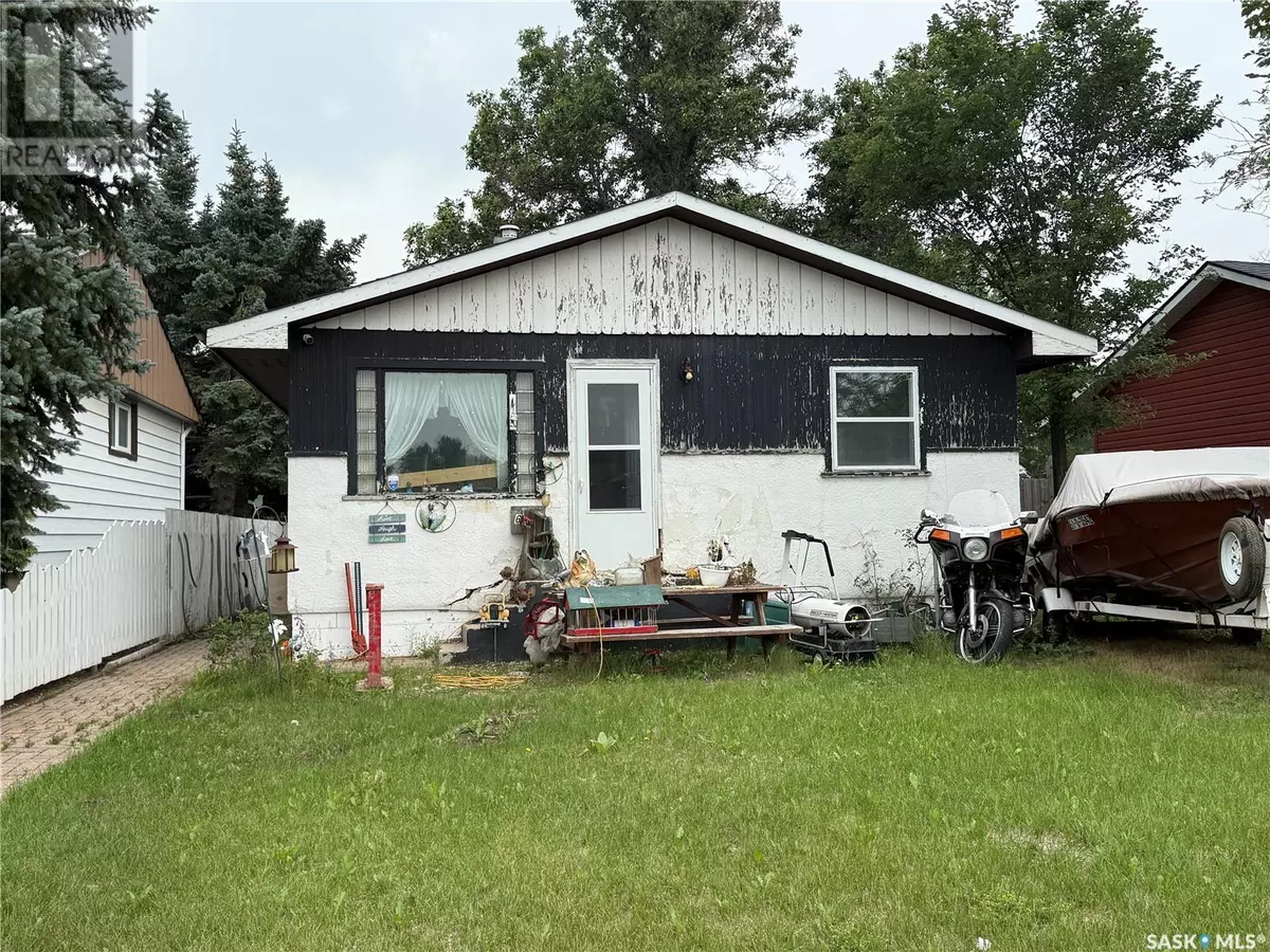 Moose Jaw, SK S6H0K1,669 Stadacona STREET E
