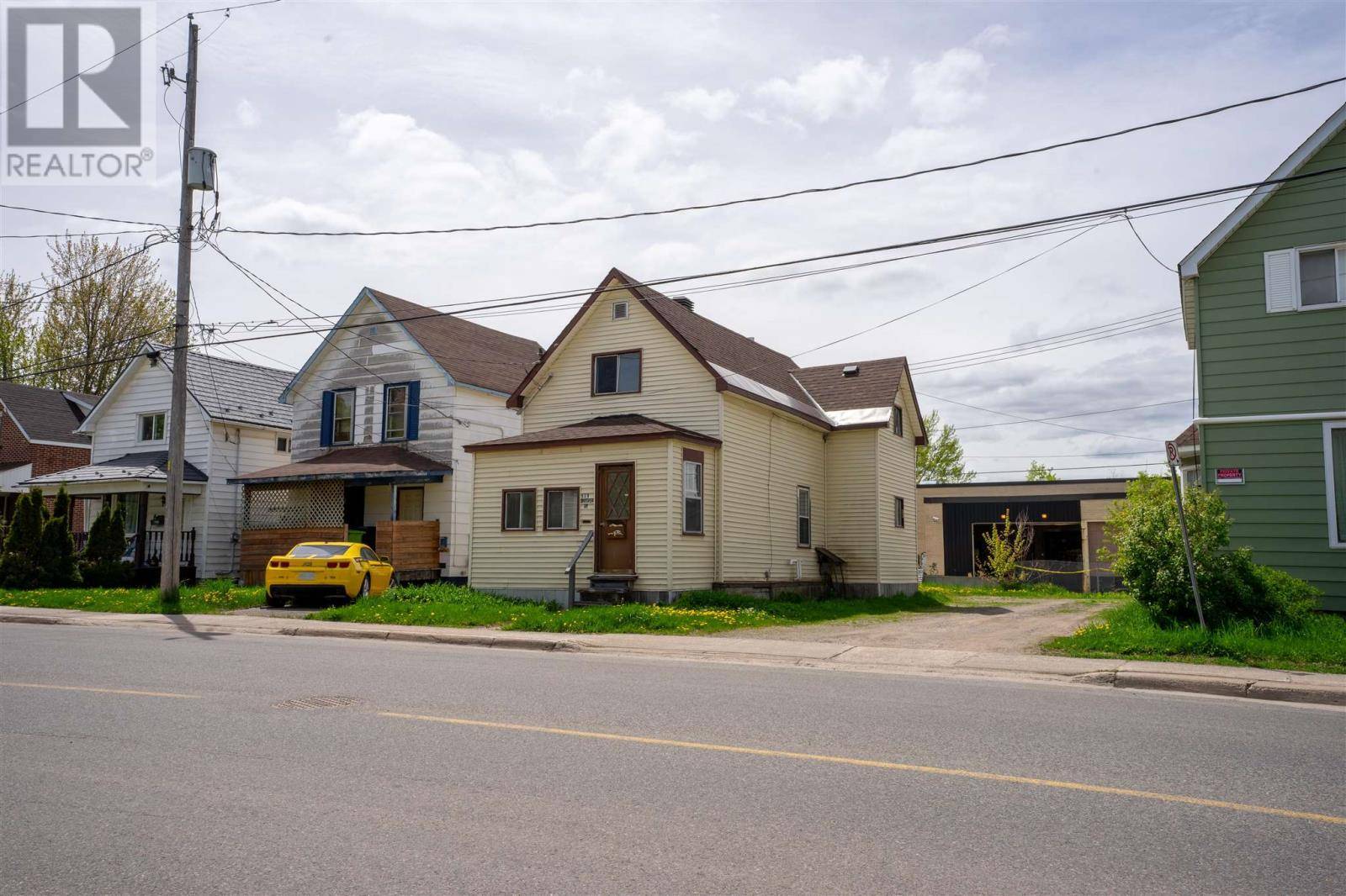 Sault Ste. Marie, ON P6B2M2,119 Grosvenor AVE