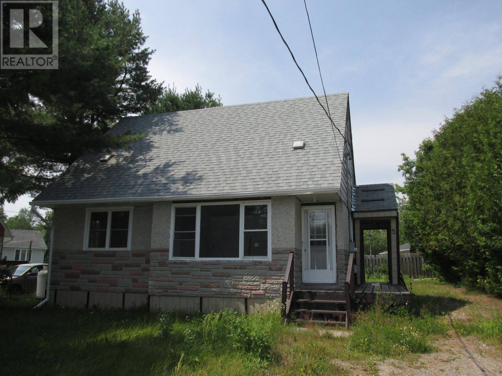 5 Vincent ST, Spanish, ON P0P2A0