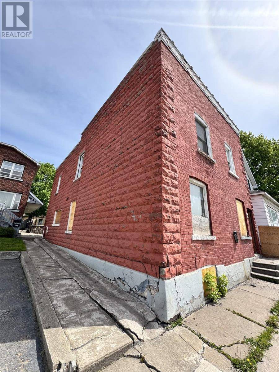 Sault Ste. Marie, ON P6A1A9,624 Queen ST W