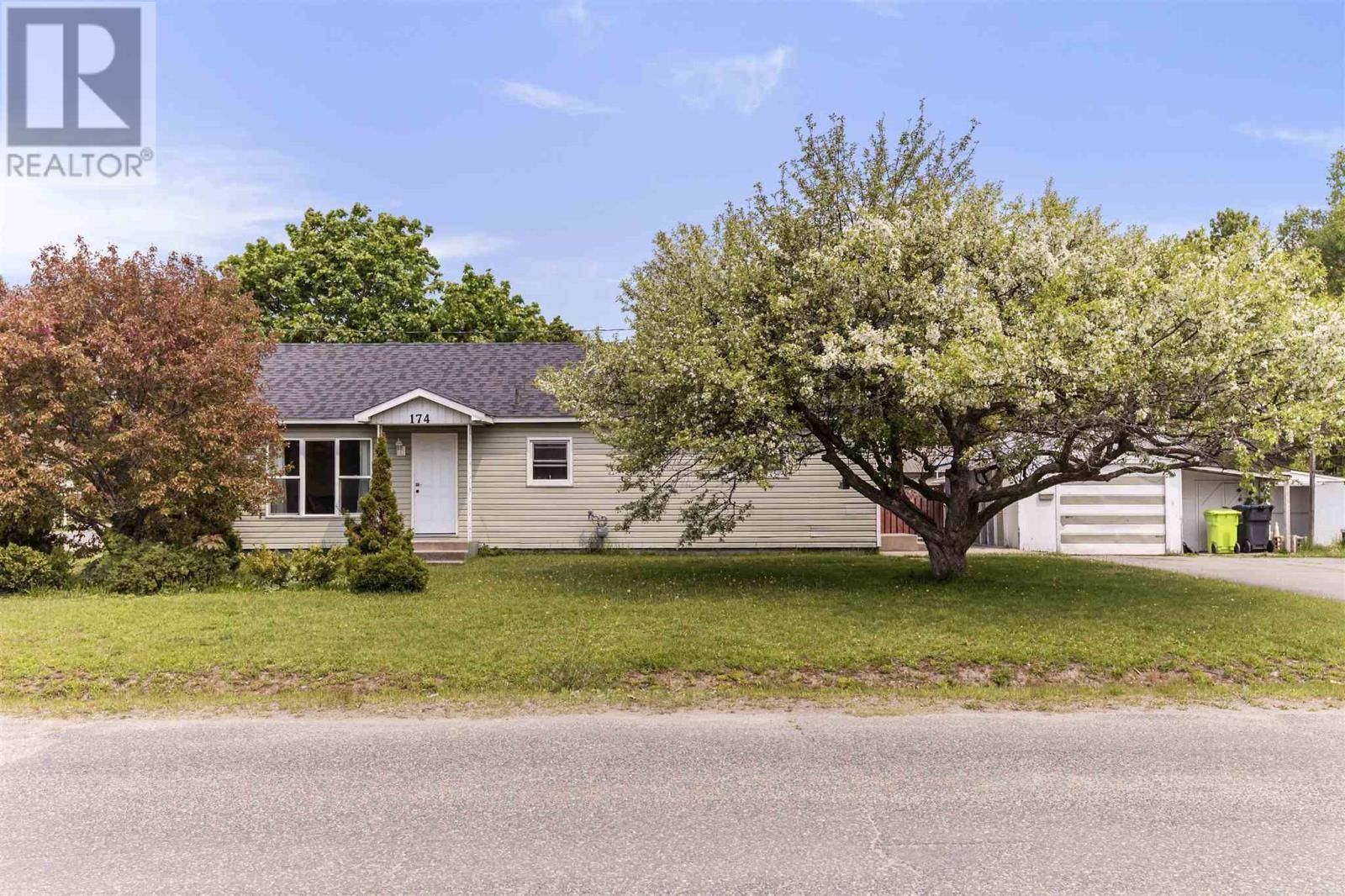 174 Farquhar ST, Sault Ste. Marie, ON P6B3R4