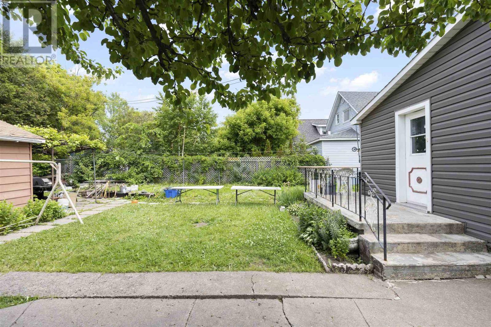 Sault Ste. Marie, ON P6B1V1,41 Wilcox AVE